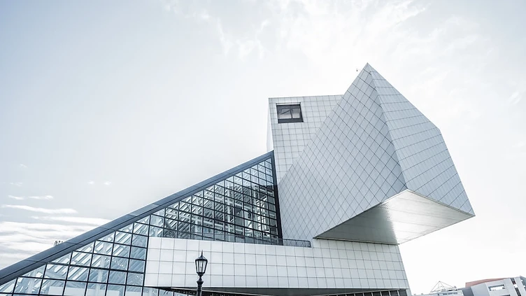 OAKS GROUP SA | Image Online-Immobilienschätzer vs. Professionelle Bewertung in der Schweiz OAKS GROUP SA | Image Online-Immobilienschätzer vs. Professionelle Bewertung in der Schweiz