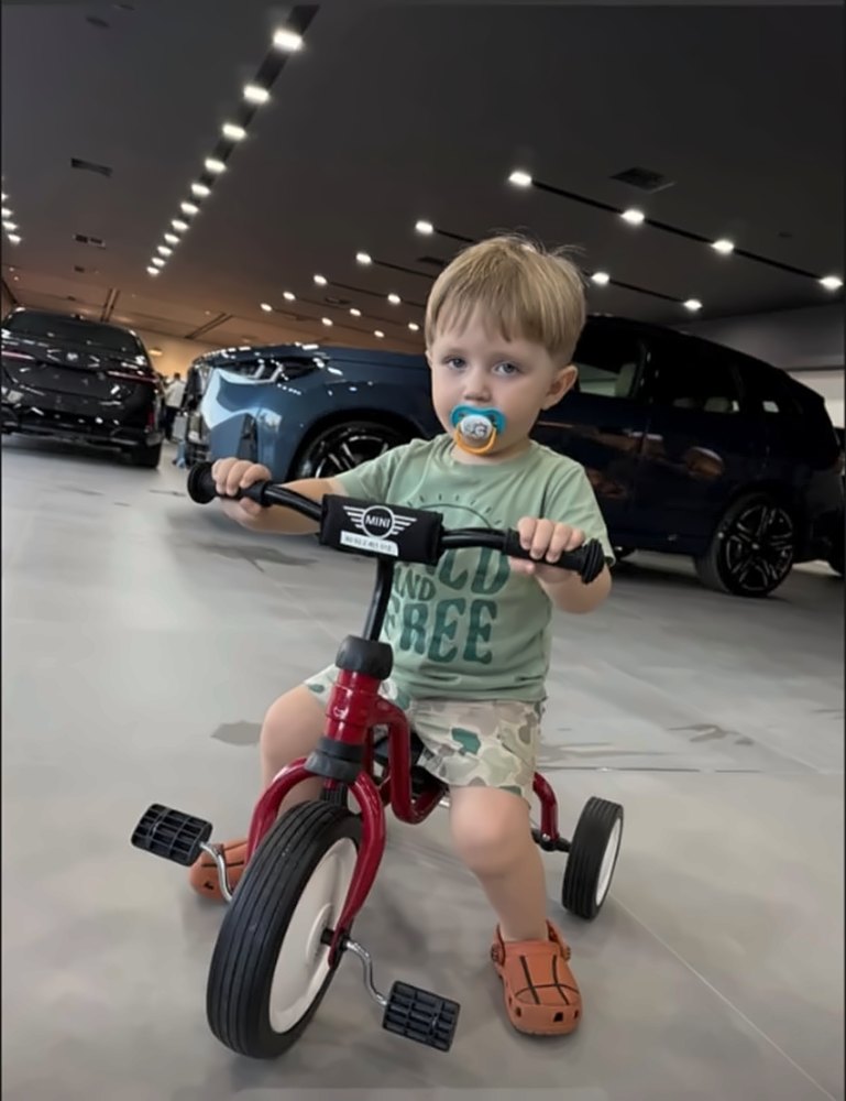 Amor pelos carros desde cedo