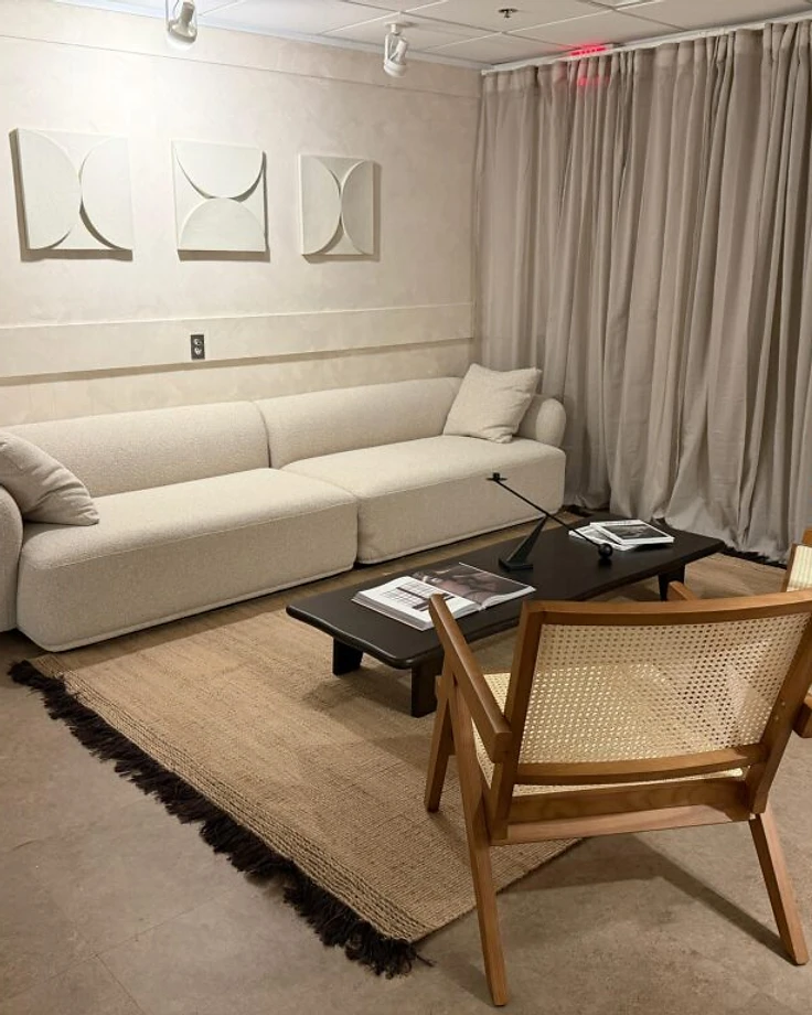 Gaya Beauty & Spa guest lounge