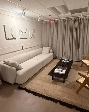 Guest lounge · another view