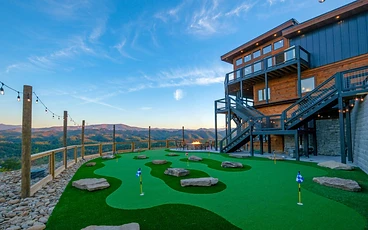 Putting Around in Paradise: 4 Unwind Luxury Vacation Homes with Private Mini Golf Courses