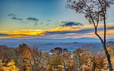 Cool Breezes & Elevated Experiences: The Benefits of Vacationing in the Mountains This Summer