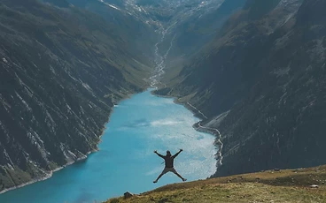 The Travel Habits of Gen Z: 11 Ways the Digital Generation is Changing the Way We Explore the World