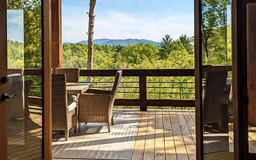 Bringing the Outdoors In: Luxury Cabins in Blue Ridge, GA That Celebrate Nature