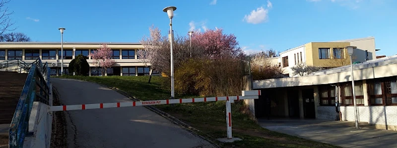 OŠ Žuti Brijeg