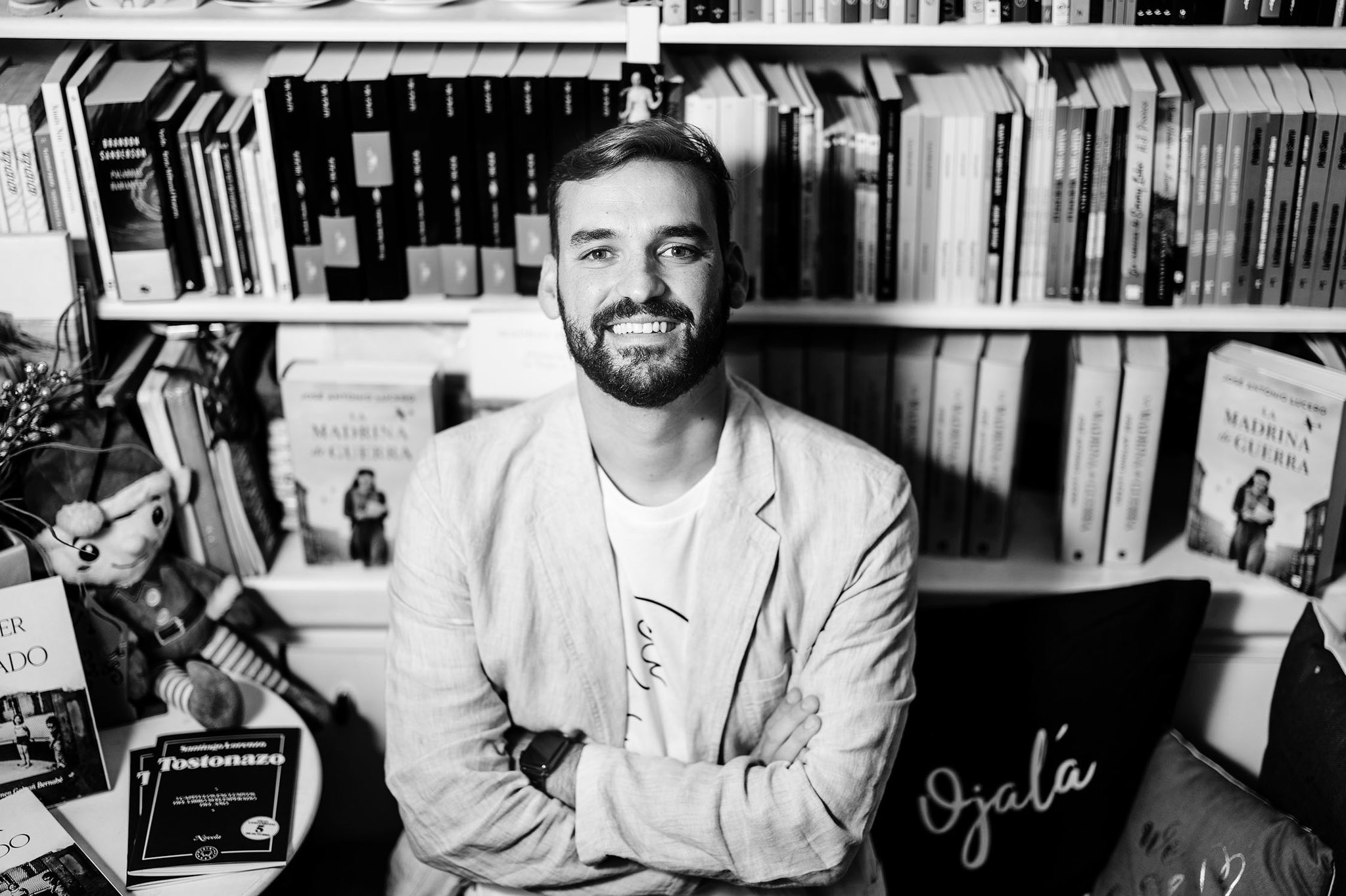 José Antonio Lucero en una librería
