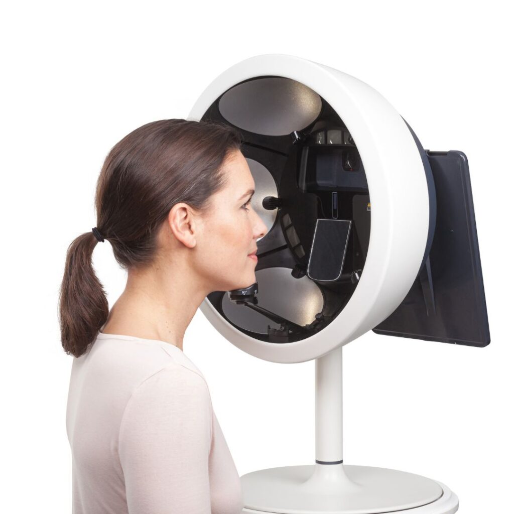 Observ 520X skin analysis device in professional use