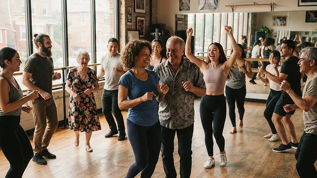 Grupo de personas sonriendo y bailando en un estudio luminoso