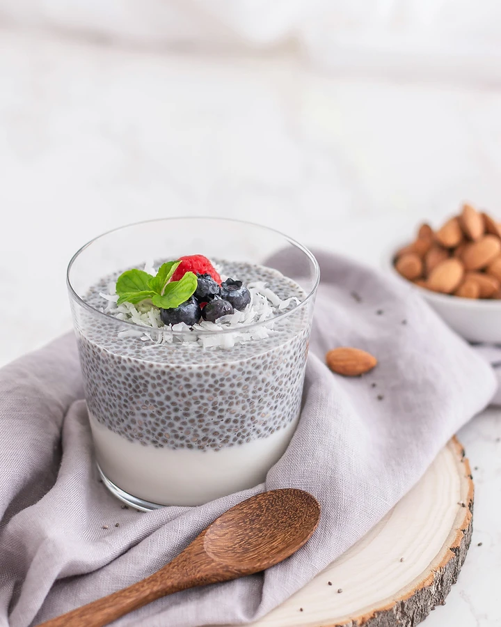 Bowl de chia aux fruits frais et amandes