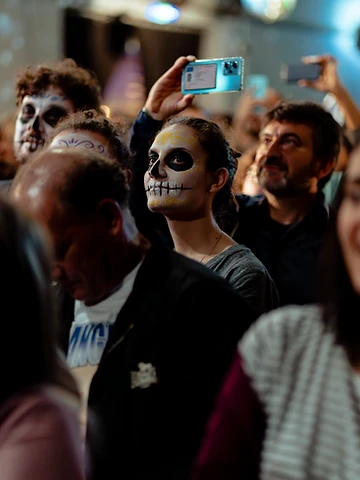 Pubblico durante il Día de los Muertos Roma 2023.