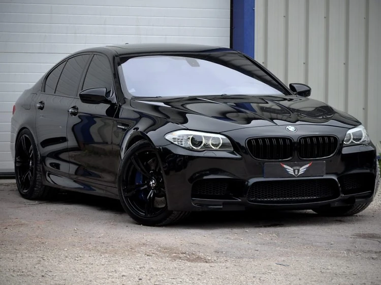 BMW M5 (F10) 4.4L 560CV DKG7 — photo 1