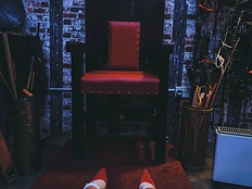 Gothic throne under the Submit sign
