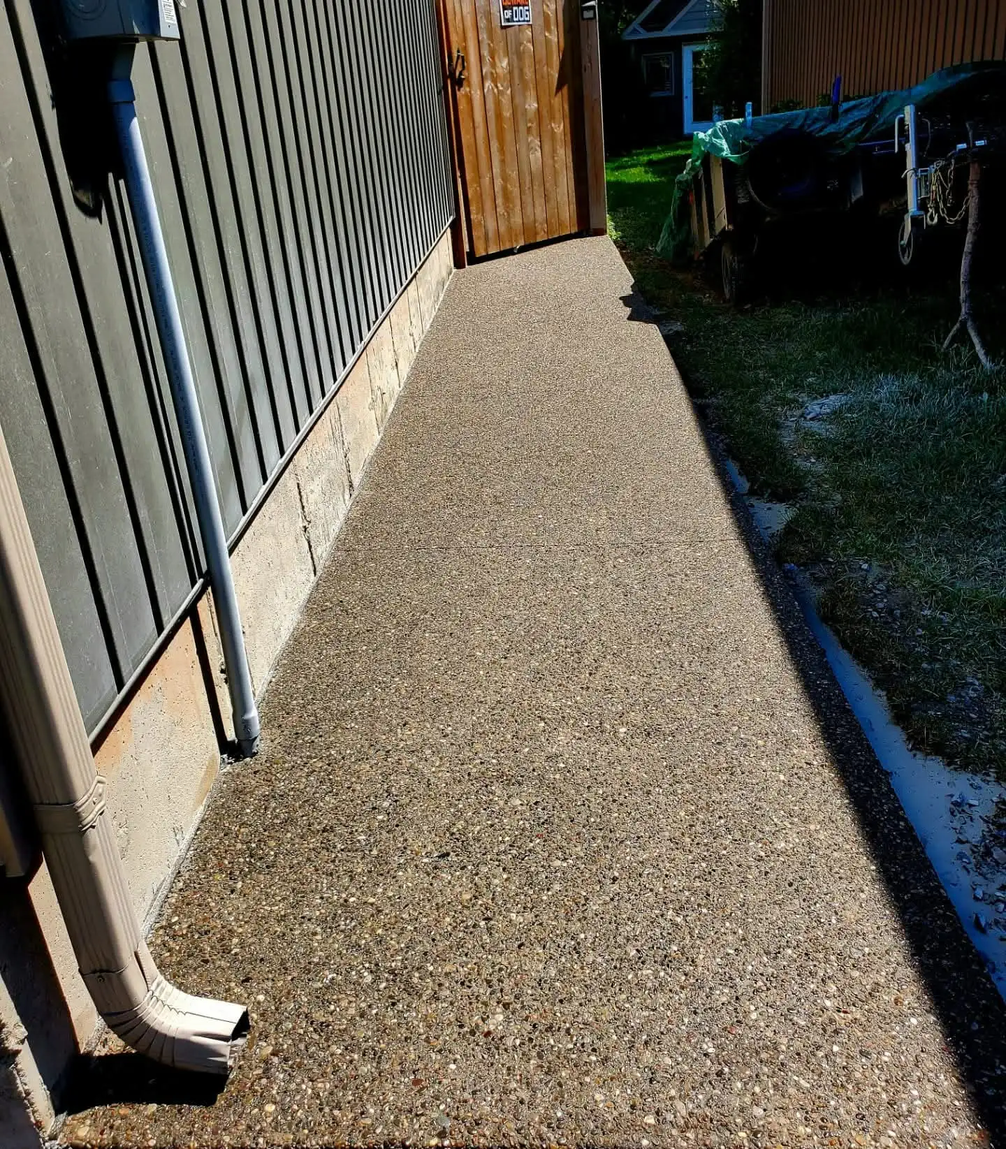 Front Walkway & Entryway