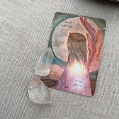 קלף חכמת פיות הנפש עם קריסטלים