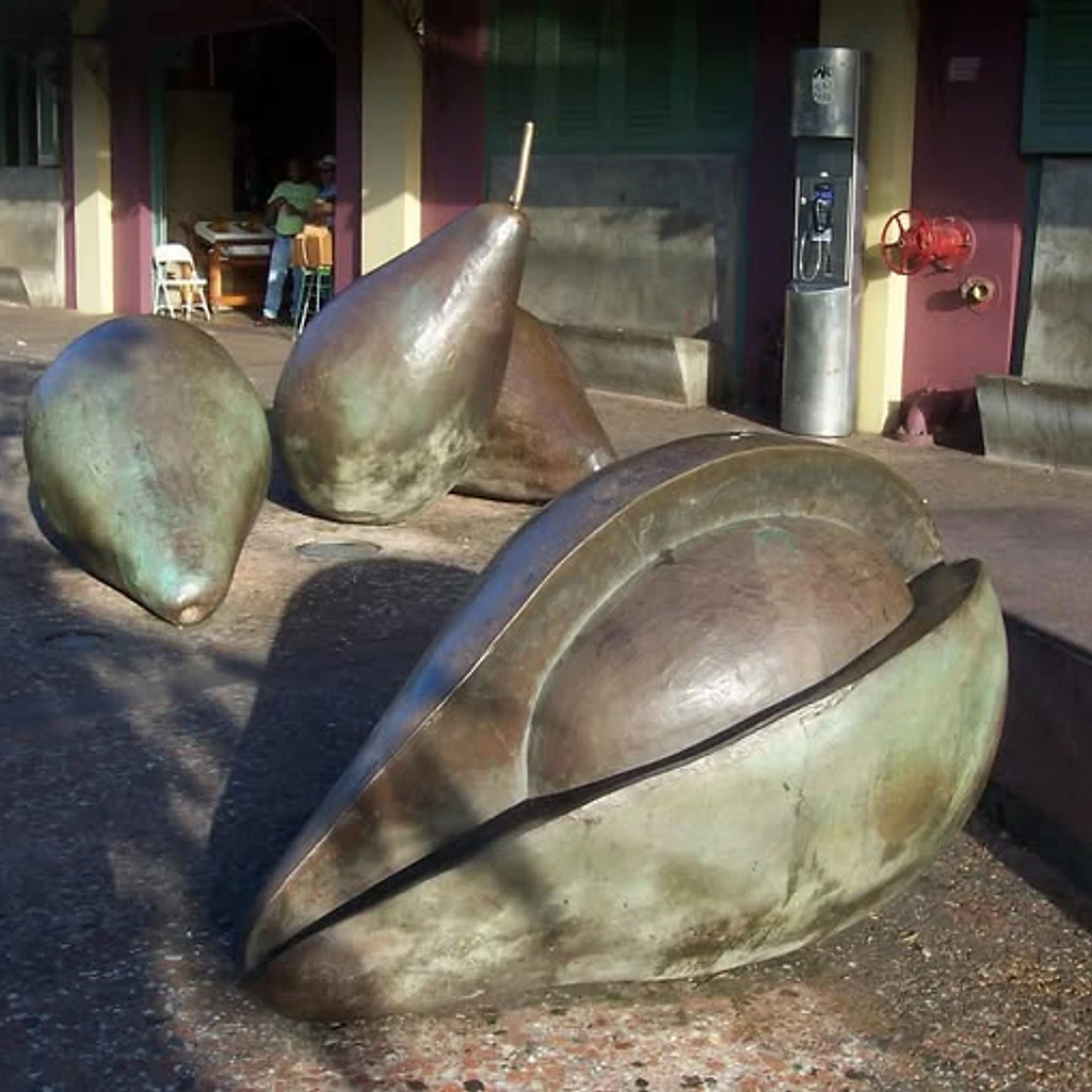 Los Aguacates (Avocado Sculptures)