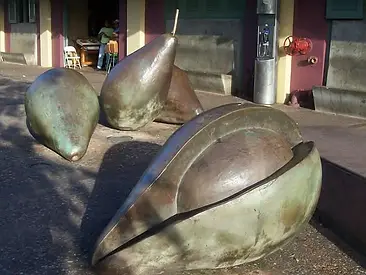 Los Aguacates (Avocado Sculptures)