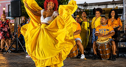 People salsa dancing in Puerto Rico