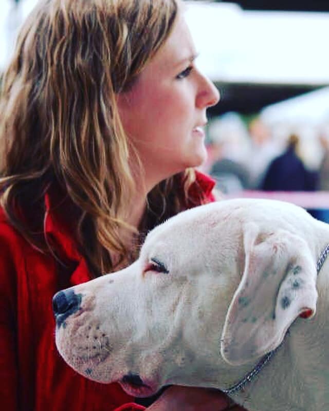 Cécile et son chien, éducatrice comportementaliste canine