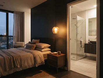 Private-bath suite in Deep Ellum