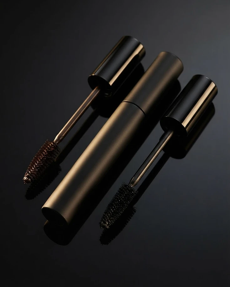 Unbranded mascara tube with wand