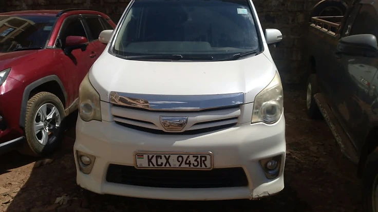 TOYOTA NOAH , 2012, 1990 CC,