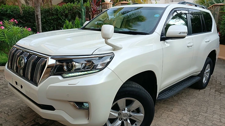 TOYOTA LAND CRUISER PRADO CBA-TRJ150W PEARL COLOUR TX PKG G PETROL 7 SEATER WITH SUNROOF 2690CC OF 2019 IN IMMACULATE CONDITION GRADE 5 MILEAGE OF ONLY 15,000 KM UNREGISTERED