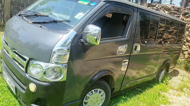 TOYOTA HIACE , 2011, 2000 CC , AUTO PETROL