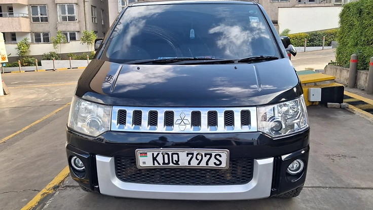 MITSUBISHI DELICA YOM 2017