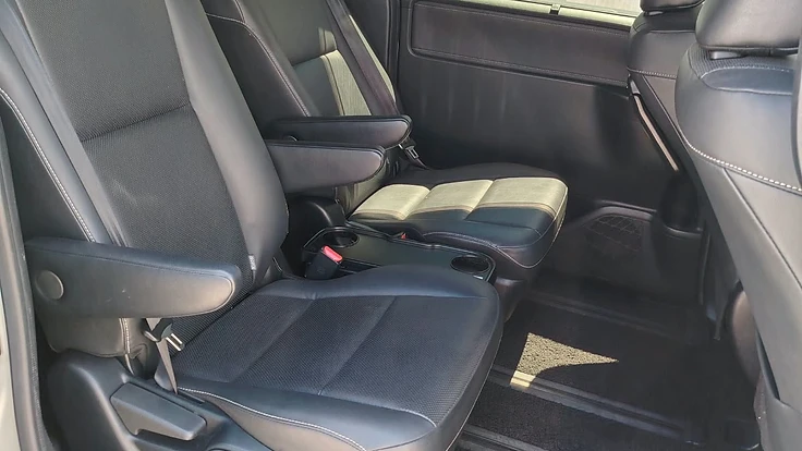 FOR SALE: 2020 TOYOTA ESQUIRE HYBRID – PREMIUM FAMILY MPV!