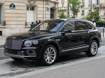 Bentley Bentayga — دفع رباعي فاخر للغاية luxury chauffeur vehicle in Paris