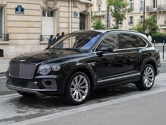 Bentley Bentayga — Ultra Luxury SUV luxury chauffeur vehicle in Paris