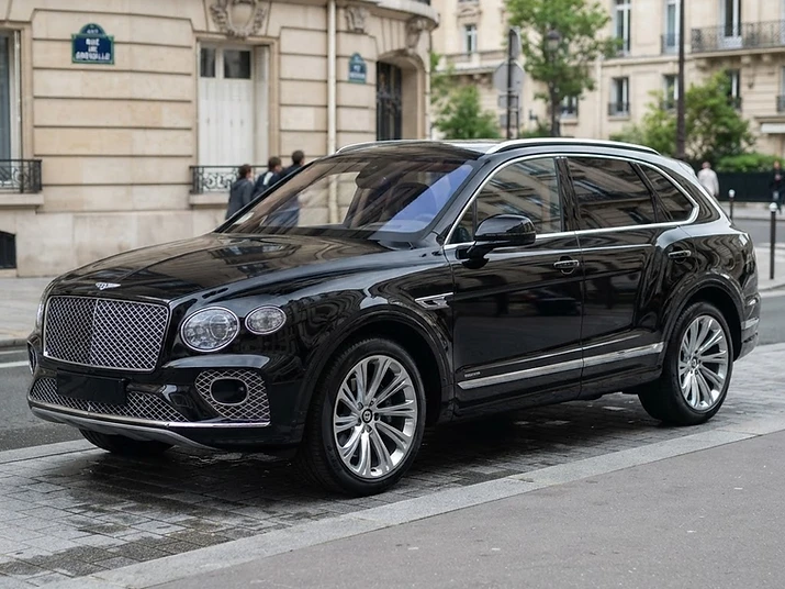 Bentley Bentayga — دفع رباعي فاخر للغاية luxury chauffeur vehicle in Paris