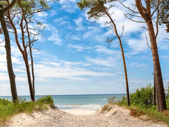 Ostseestrand von Baabe mit Blick Richtung Sellin