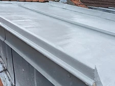 Étanchéité résine sur toiture zinc – après