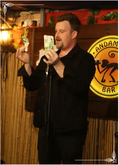 Magician Gideon Livneh entertaining a corporate audience 3