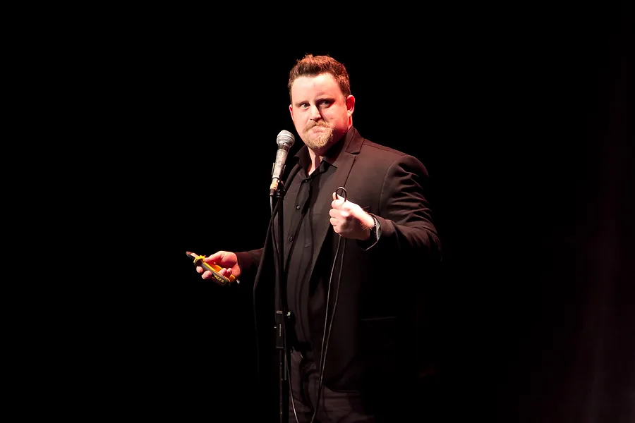 Mentalist and comedian Gideon Livneh during a mind-reading show 2