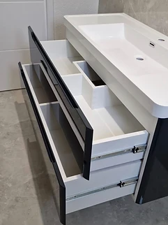Meuble vasque de salle de bains avec tiroirs