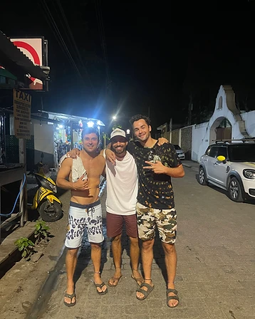 Group of friends out at night in El Tunco