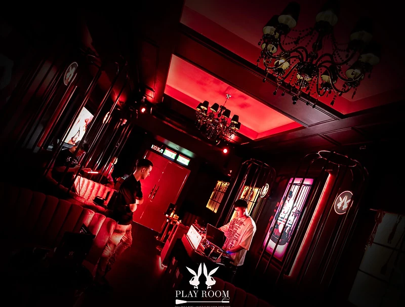 Play Room Pattaya — luxury Red Room cocktail lounge