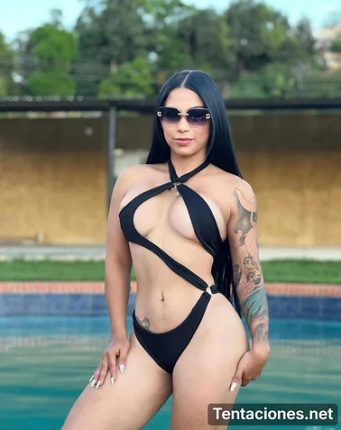 Celeste Dulce y muy guapa en CARTAGENA centro