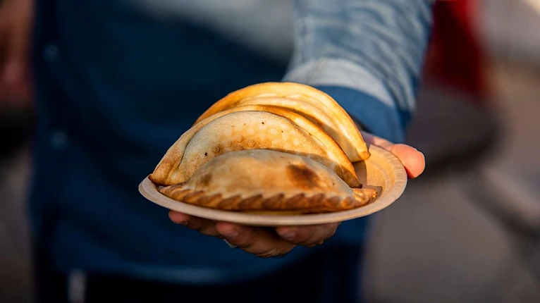 Empanadas appena servite alla festa