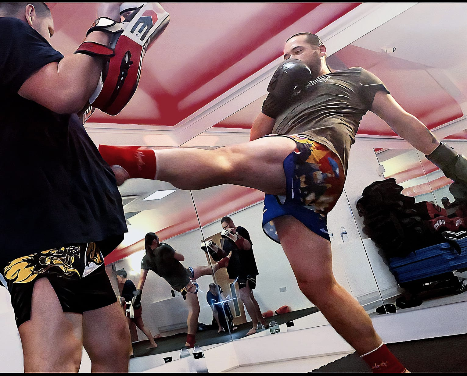 High roundhouse kick to the pad