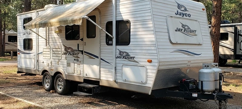2004 Jayco Jay Flight 27BH — sleeps six, everything works