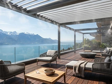 Terrasse rafraîchie en plein été