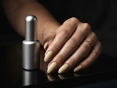 Uñas con gel Artemiza tono Almond Mousse