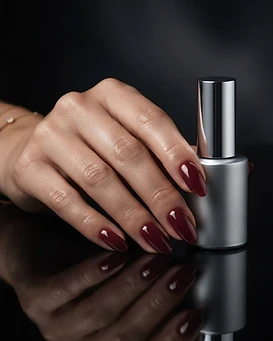Uñas con gel Artemiza tono Merlot Gelée