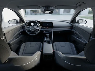 Hyundai Elantra 2024 interior