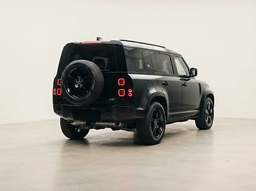 Land Rover Defender 2024 rear