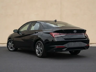 Hyundai Elantra 2025 rear