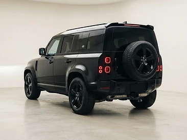 Land Rover Defender 2026 rear